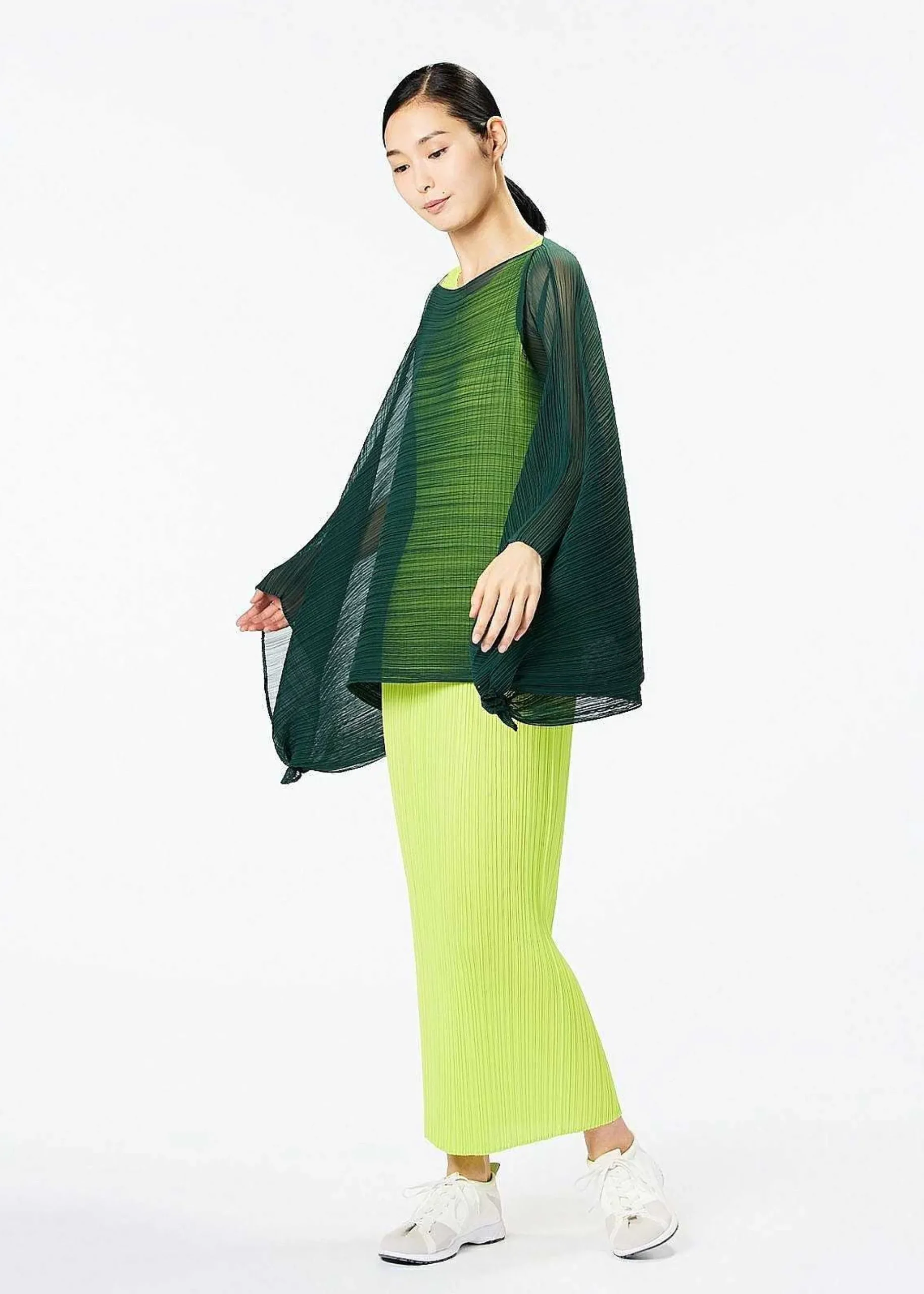 ISSEY MIYAKE Colorful Madame-T Small Shop