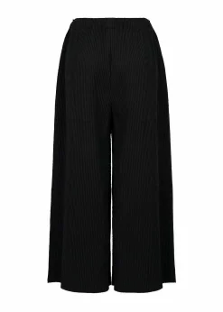 ISSEY MIYAKE Fine Knit Pleats Black Store