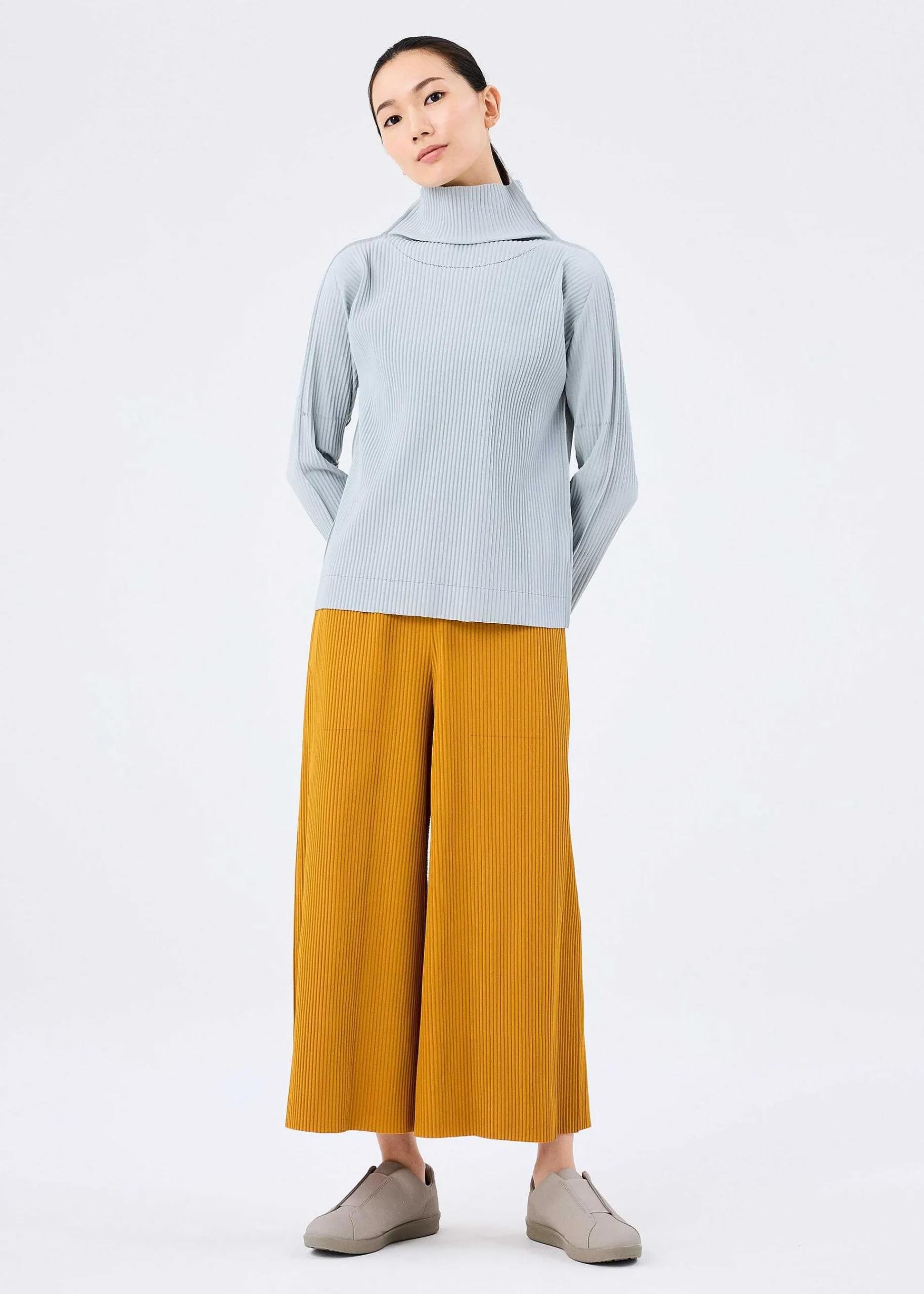 ISSEY MIYAKE Fine Knit Pleats Color 1 Clearance
