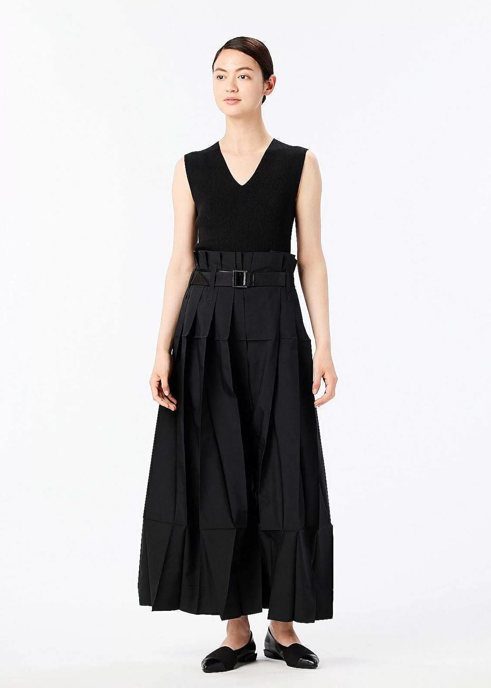 ISSEY MIYAKE Pants | 132 5. Solid Black