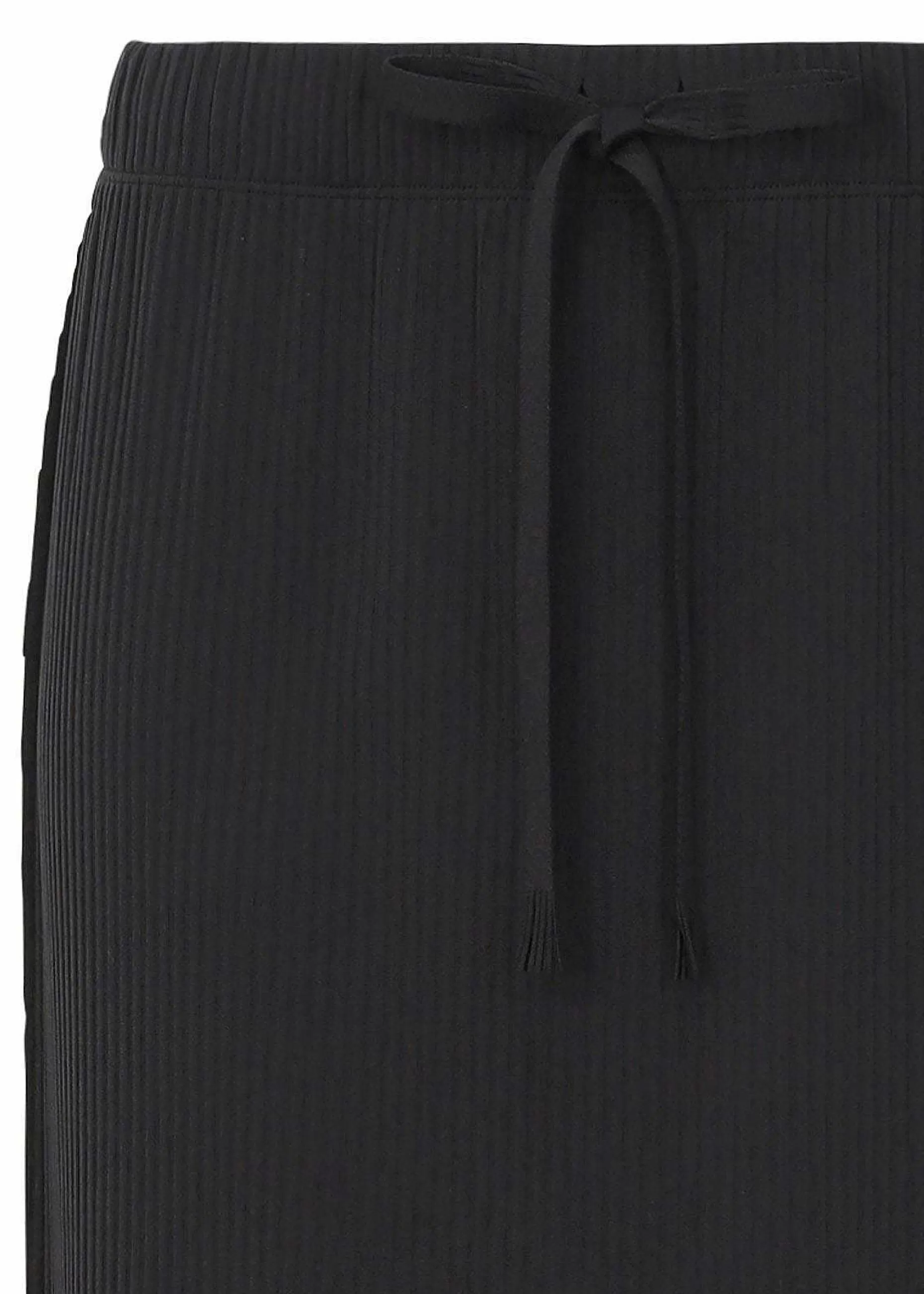 ISSEY MIYAKE Skirt | A-Poc Basics Black