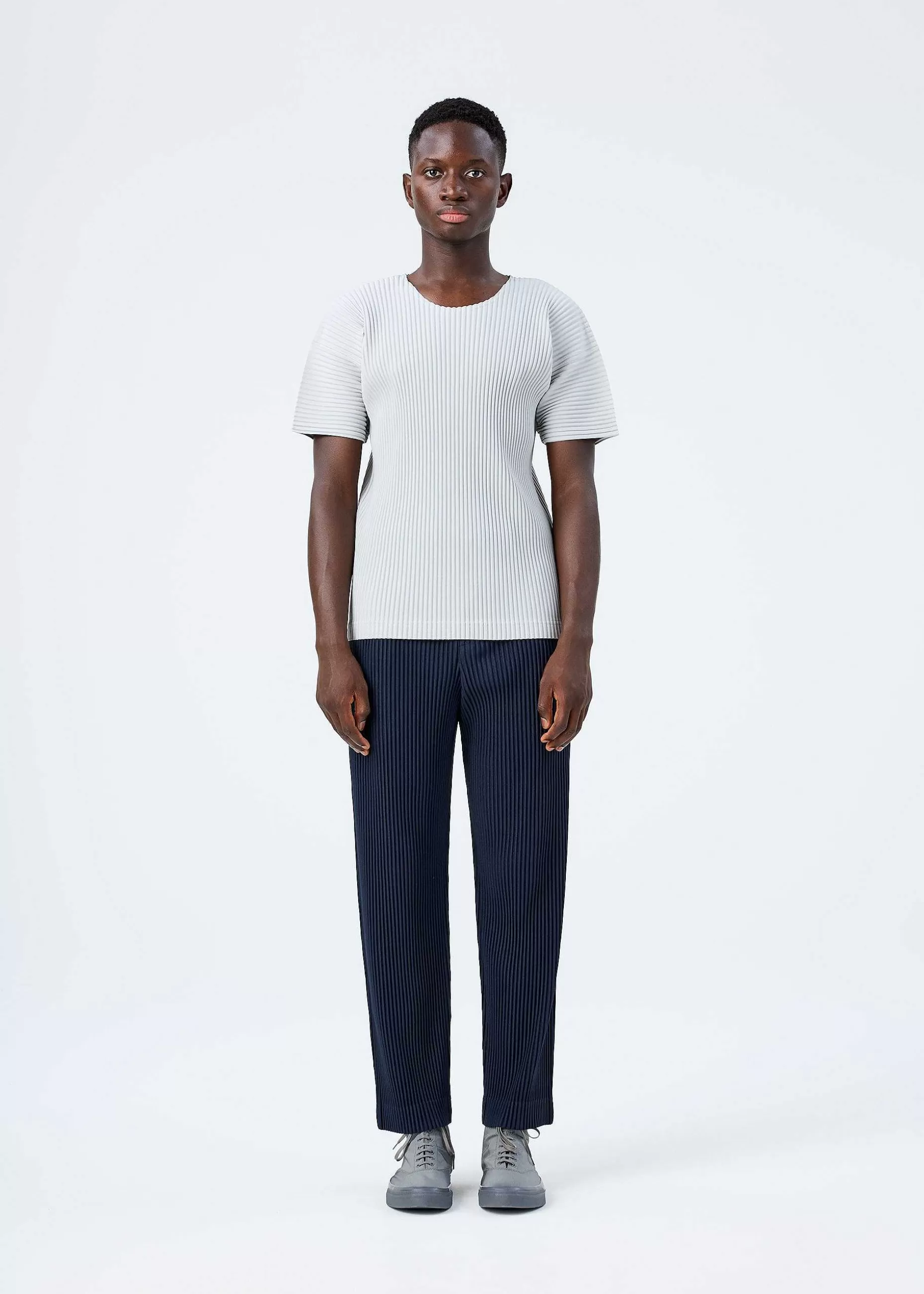 ISSEY MIYAKE Top | Basics