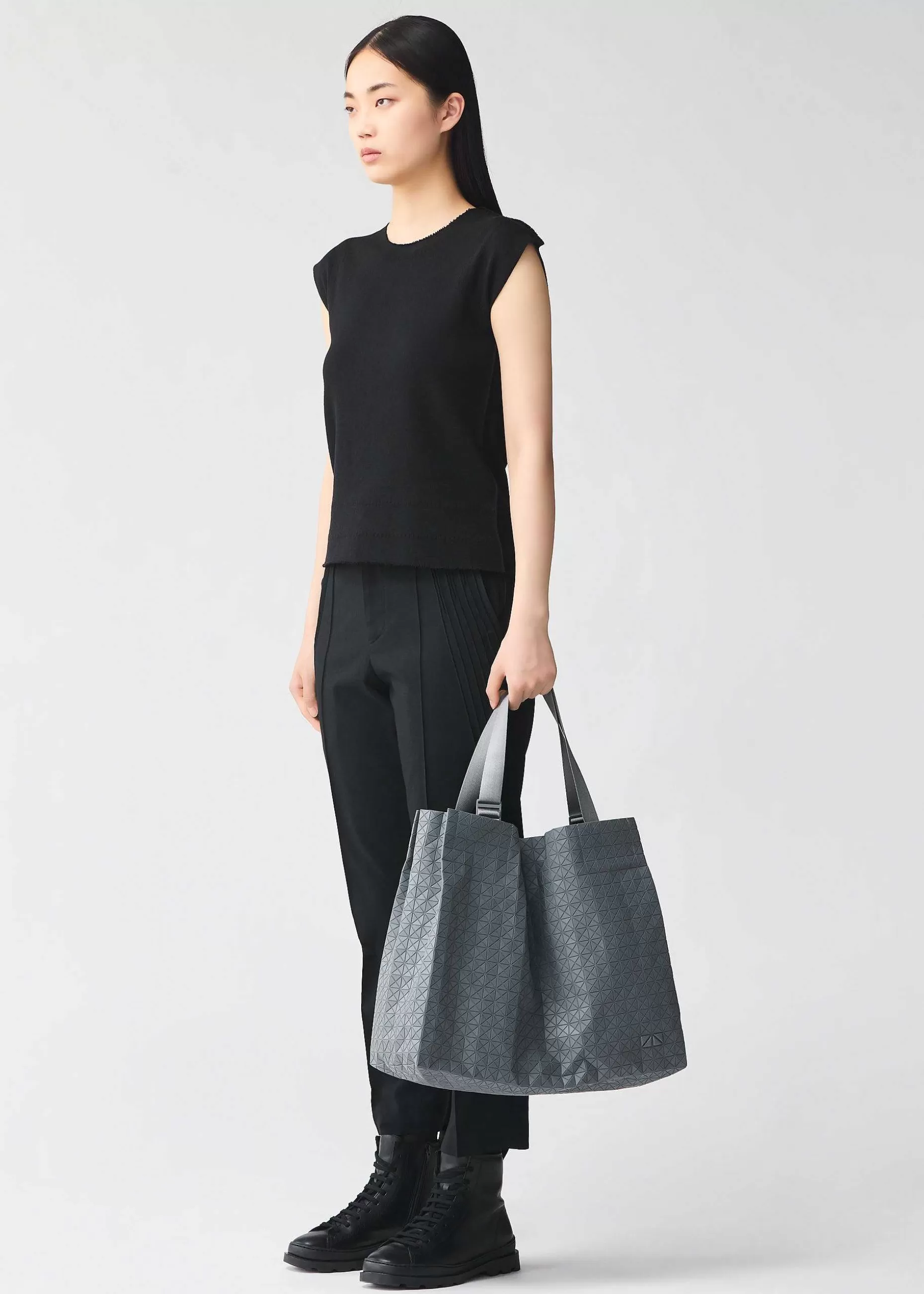 ISSEY MIYAKE Tote Bag | Cart One-Tone