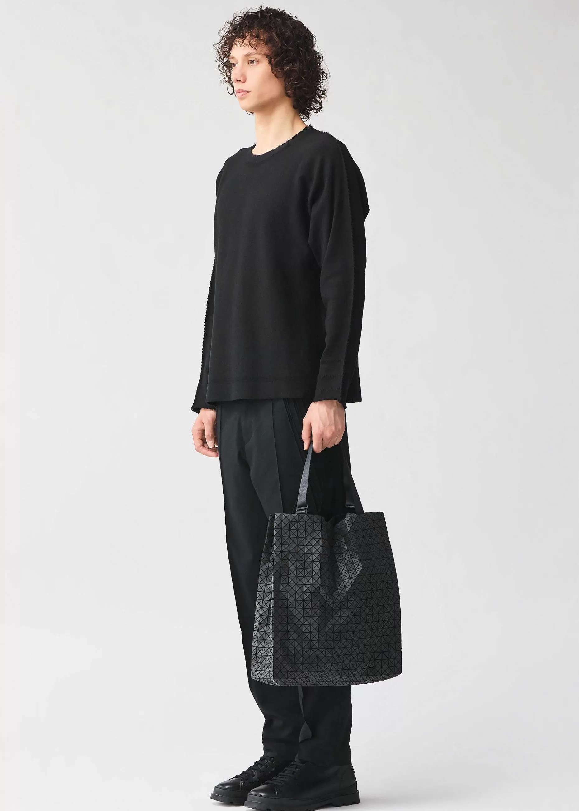 ISSEY MIYAKE Tote Bag | Cart S Matte Black