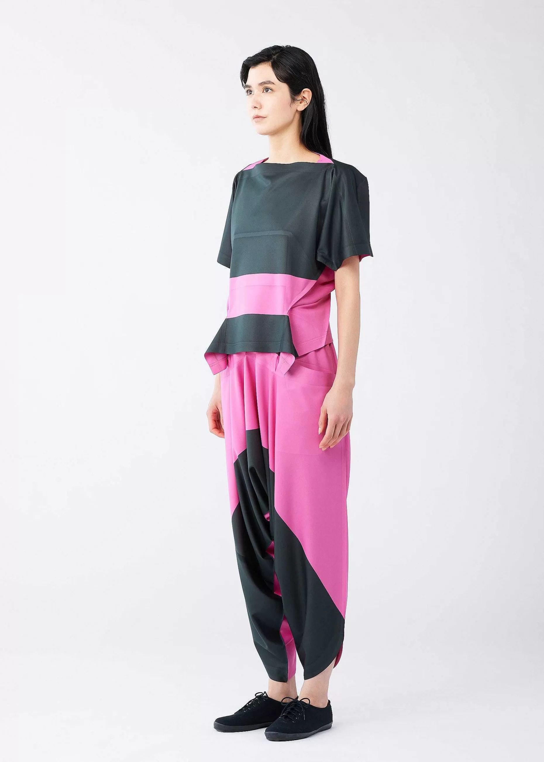 ISSEY MIYAKE Top | Hourglass