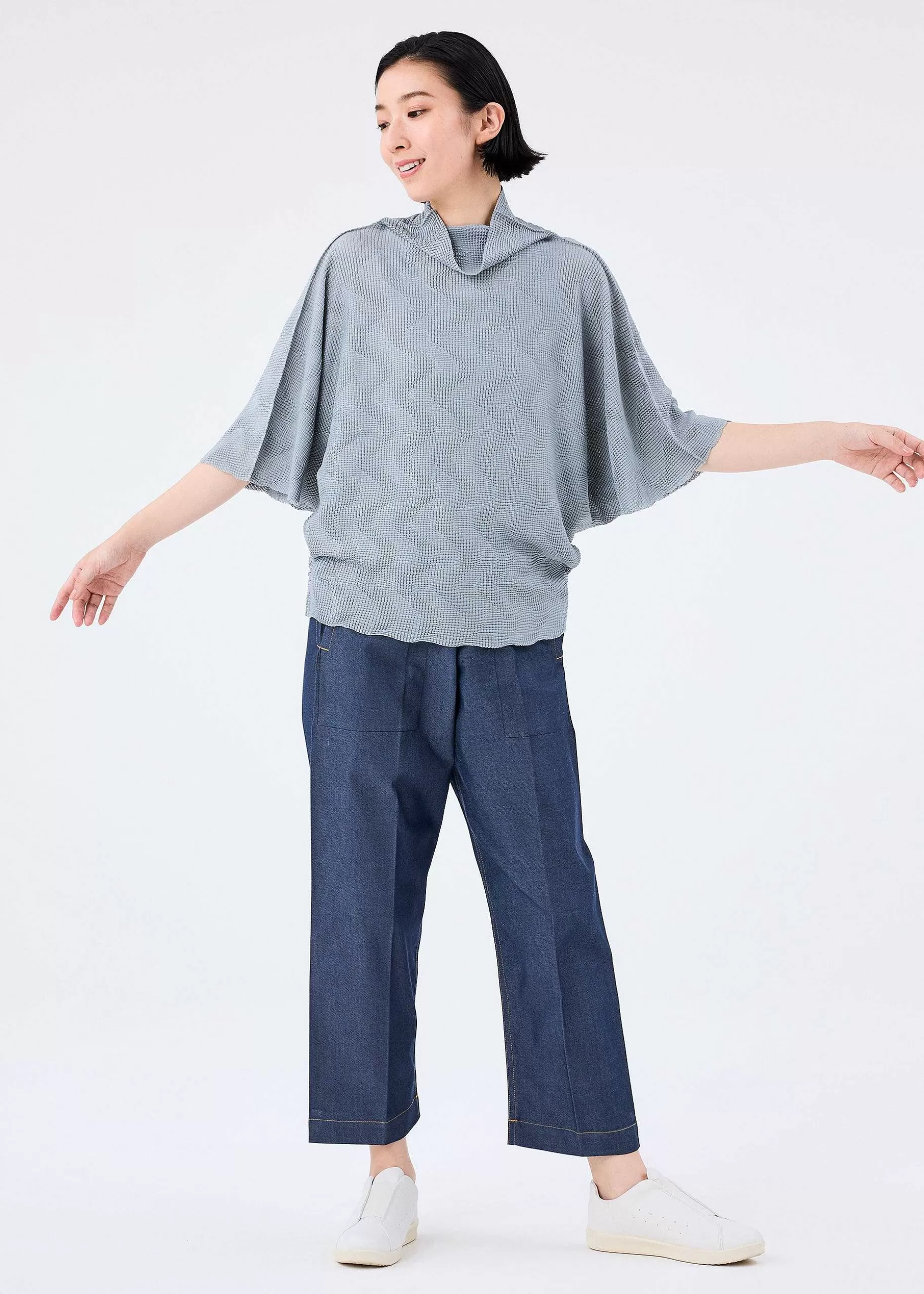 ISSEY MIYAKE Top | Wave Knit Stretch Pleats